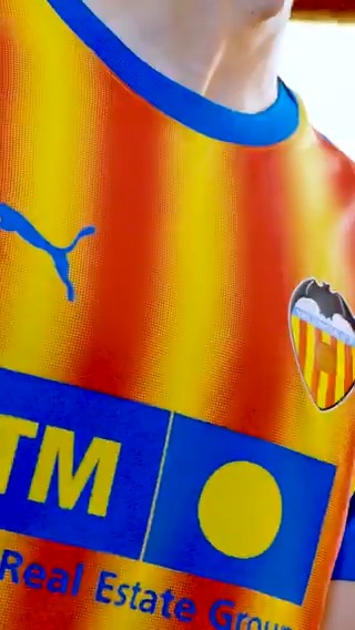 💙💛❤️ Valencia CF ❎ PUMA Football SENYERA KIT: