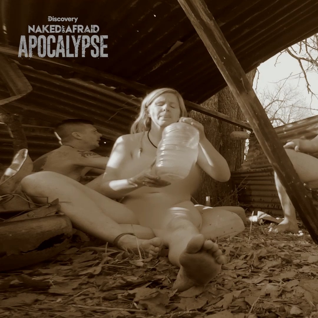 Extreme heat warning! 🔥 Survivalists must face scorching temperatures and relentless drought in a location long abandoned by humanity 💀 #NakedAndAfraid: Apocalypse premieres this Sunday at 8p on Discovery!