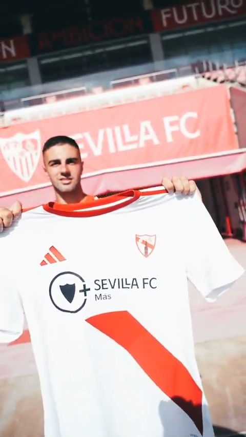 📌 Este viernes a las 10.00 horas se estrena el #SevillaAtlético 2025/26 a puerta cerrada ante el Wolves Academy sub-21. 🏟️ Estadio Jesús Navas 📺 Sevilla FC + #VamosSAT
