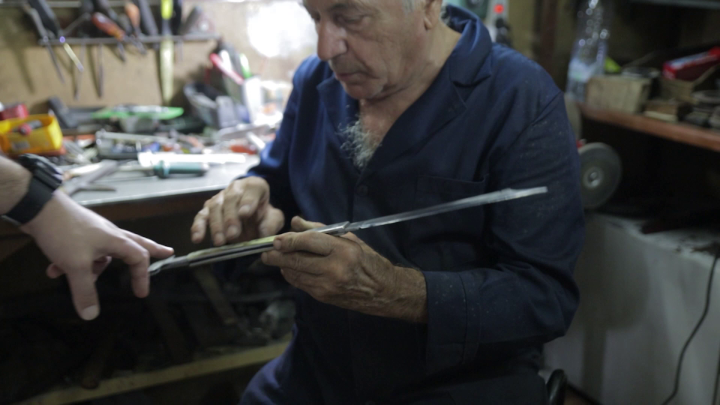 Wield blades inspired by the finest Sicilian craftsmen in #MafiaTheOldCountry. Which one suits your style?
