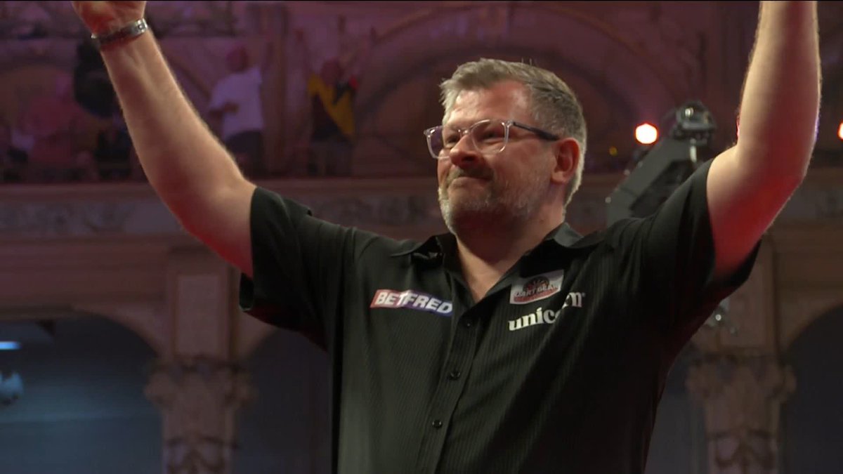James Wade claims his spot in the semi-finals! 💪🎯