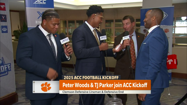 Dabo wanted to join in on singing the Clemson Football fight song 🗣️