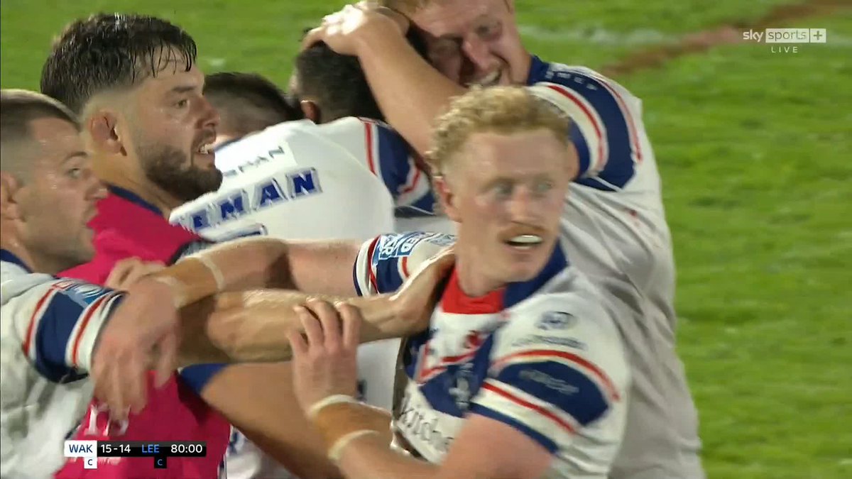 WAKEFIELD WIN IT IN THE FINAL MINUTE! 🤯 An incredible drop-goal from Lino secures them victory at home! 💥