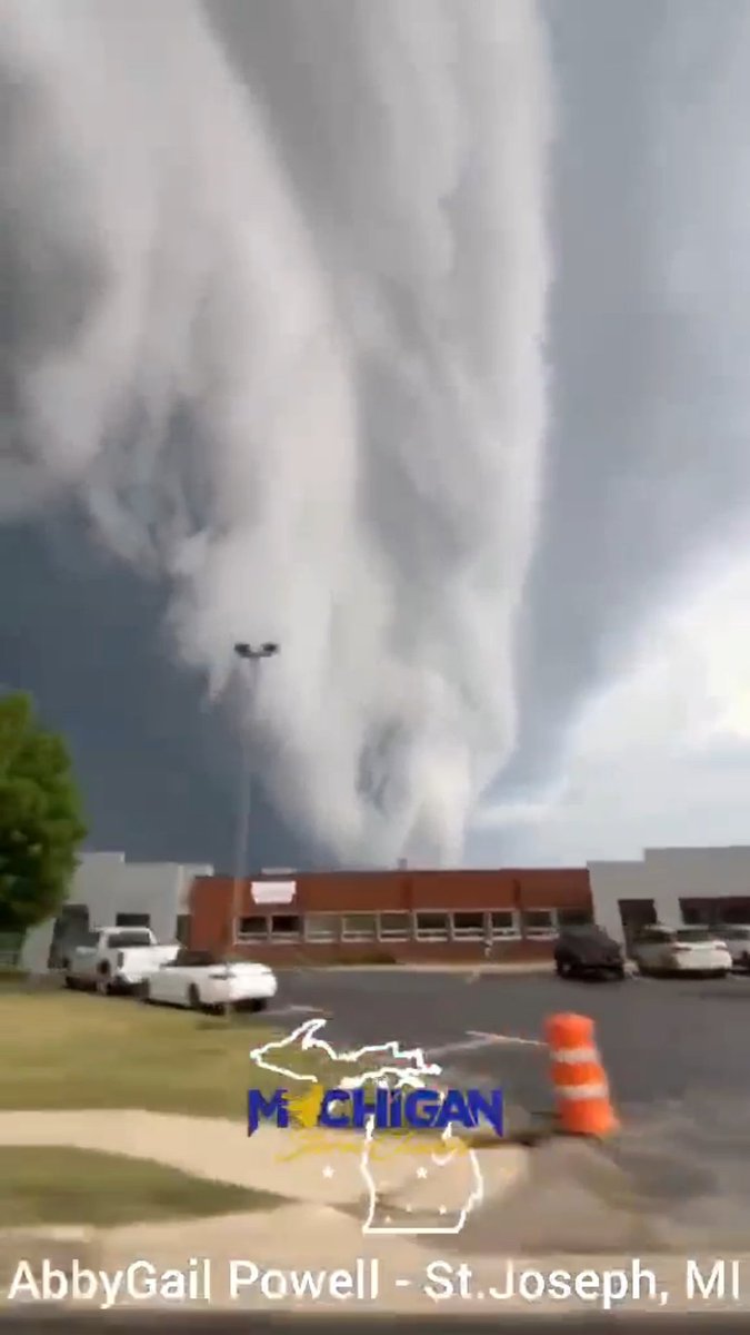SHELF CLOUD! AbbyGail sent us this video of an amazing shelf cloud in St Joseph, MI moments ago!