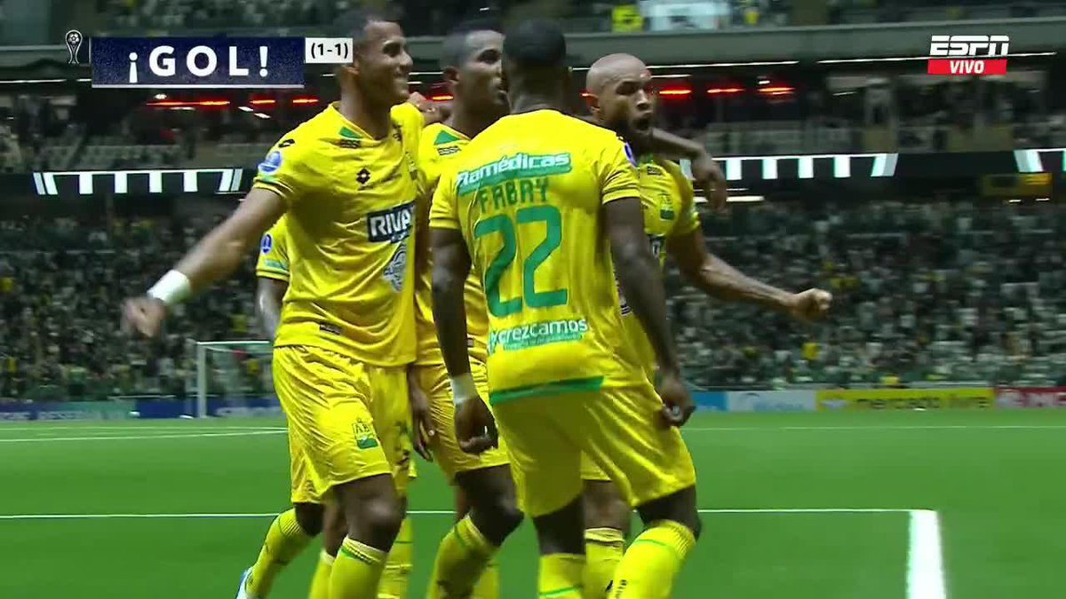 🇨🇴 GOOOL de Jefferson Mena. El colombiano marcó el 1-0 de #Bucaramanga en su visita a #AtléticoMineiro, al 45’. Global: 1-1