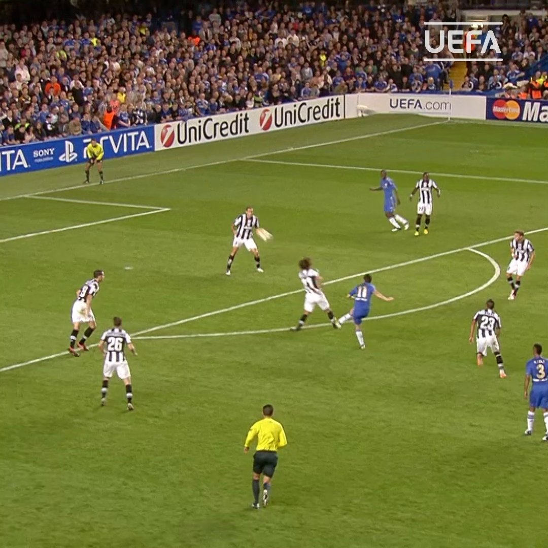 🇧🇷 On this day, 13 years ago, Chelsea signed Oscar from Internacional. Who remembers this strike against Juventus? 😍 Absolute bins. 🌠