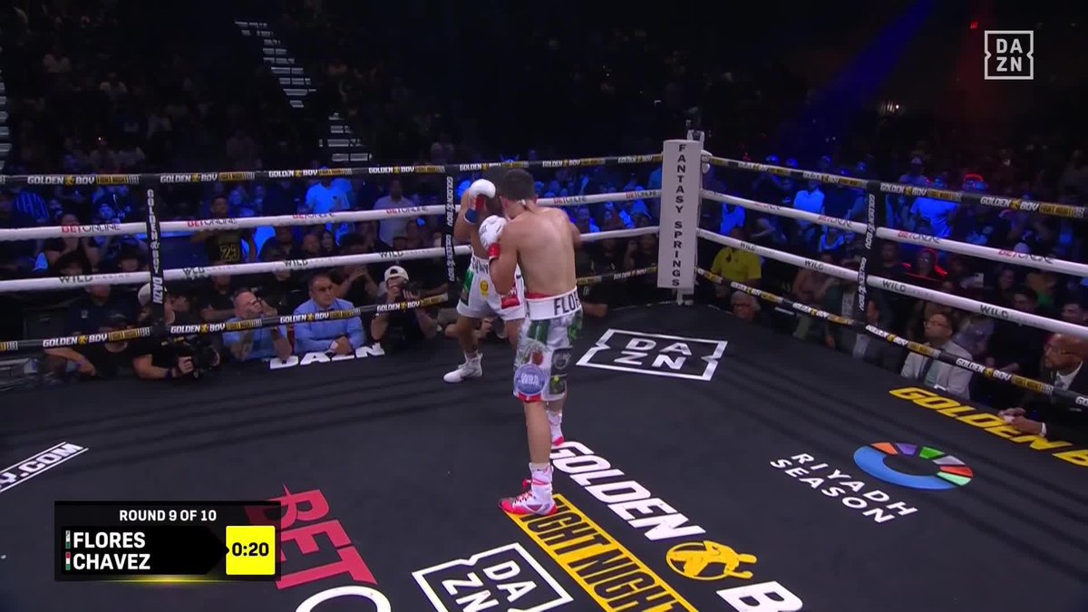 Absolute WAR in round 9!!⚔️ #FloresChavez | Live NOW on DAZN