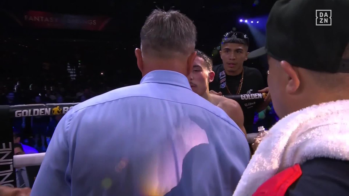 WHAT. A. FIGHT ⚔️ #FloresChavez