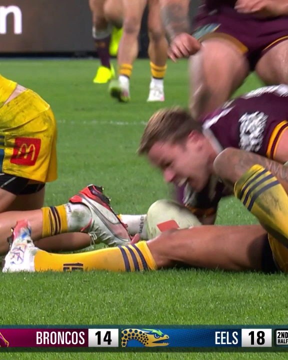 The footwork from Reece Walsh! 🤩