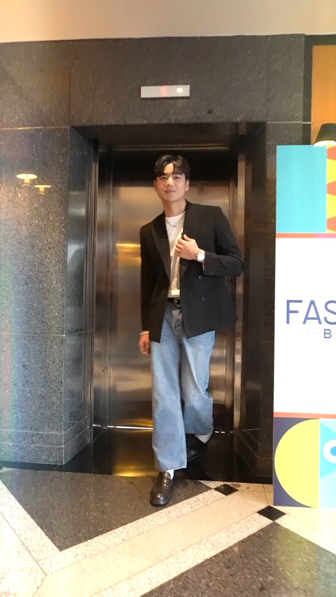 Pati ba naman sa #FastTalkWalk, nakakakilig si River Joseph! 🥰 #FastTalkWithBoyAbunda #RiverJoseph #FTBAAzAndRiver