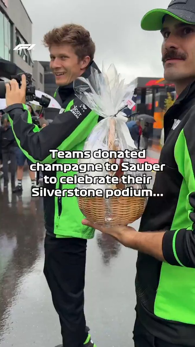 One good turn deserves another 😊 #F1 #BelgianGP Stake F1 Team KICK Sauber