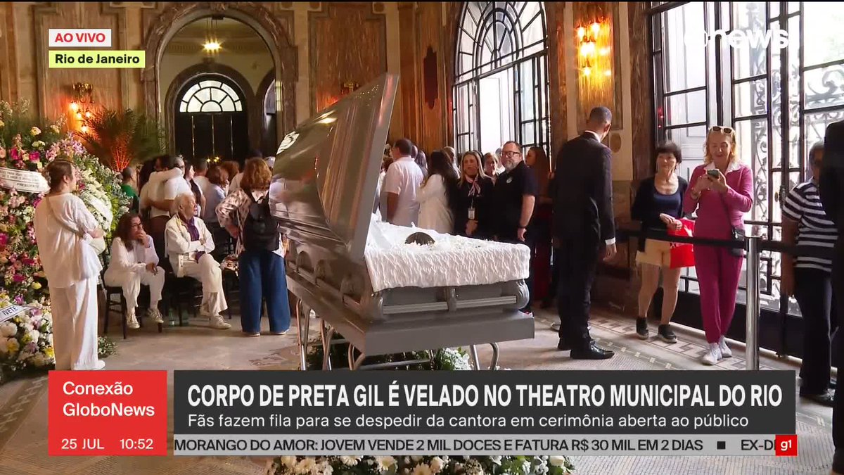 Corpo de Preta Gil é velado no Theatro Municipal, no Rio. Parentes, amigos e fãs se despedem da cantora. ➡ Assista à #GloboNews: #ConexãoGloboNews