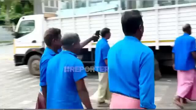 A typical example of Kerala's labor union goondaism! 2/2