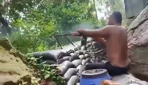 Cambodian soldier attempts to engage Thai forces along their border. His NCOIC needs to have a discussion about weapons maintenance with him ASAP... 🤨 #war #thailand #cambodia #RPK #kalashlife #drum #FlipFlops
