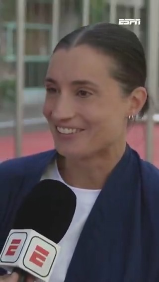 Wat krijg je als je Daniëlle van de Donk en Frenkie de Jong samenvoegt? Juist, Sarina Wiegman. 😏