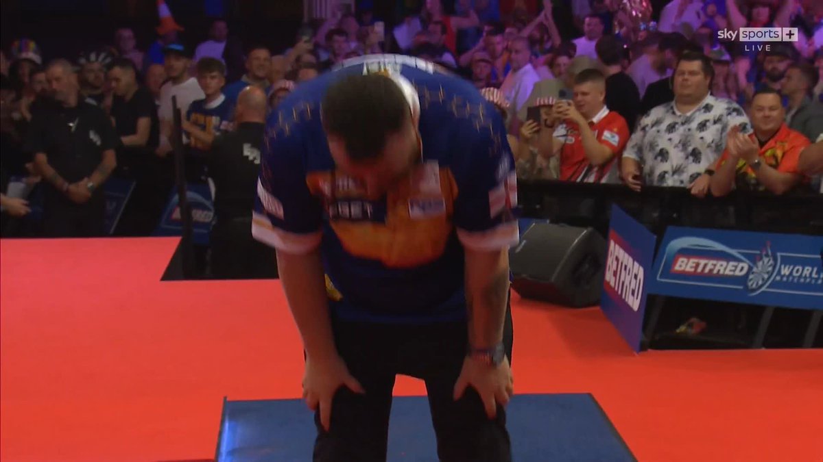 BOOM!!! 💥 Josh Rock wins it with a 164 bull finish 🎯