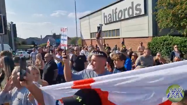 Following yet another rape of Britain's daughters by a migrant, the people of Sutton-in-Ashfield came out in force tonight. Sheraz Malik, 27, charged with three counts of rape and possession of cannabis in a park in the area.