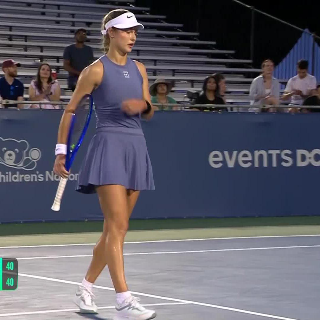 Shifting gears 🕹️ Anna Kalinskaya turns up the heat on the way to taking the first set against Tauson, 6-3. #MubadalaCitiDCOpen