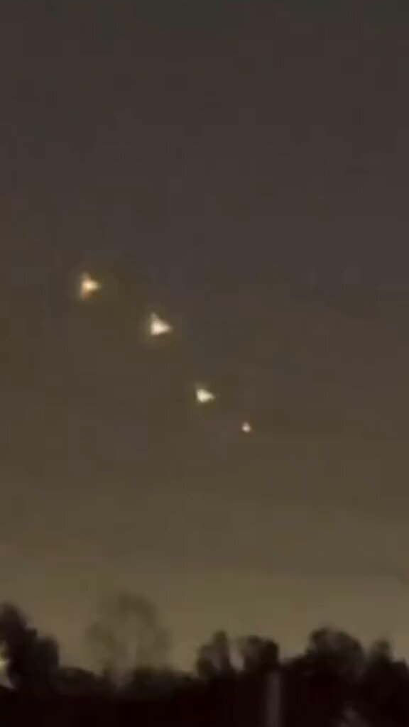 The Phoenix Lights Have Returned! 🌌🛸 Do You Believe in Aliens? 👽