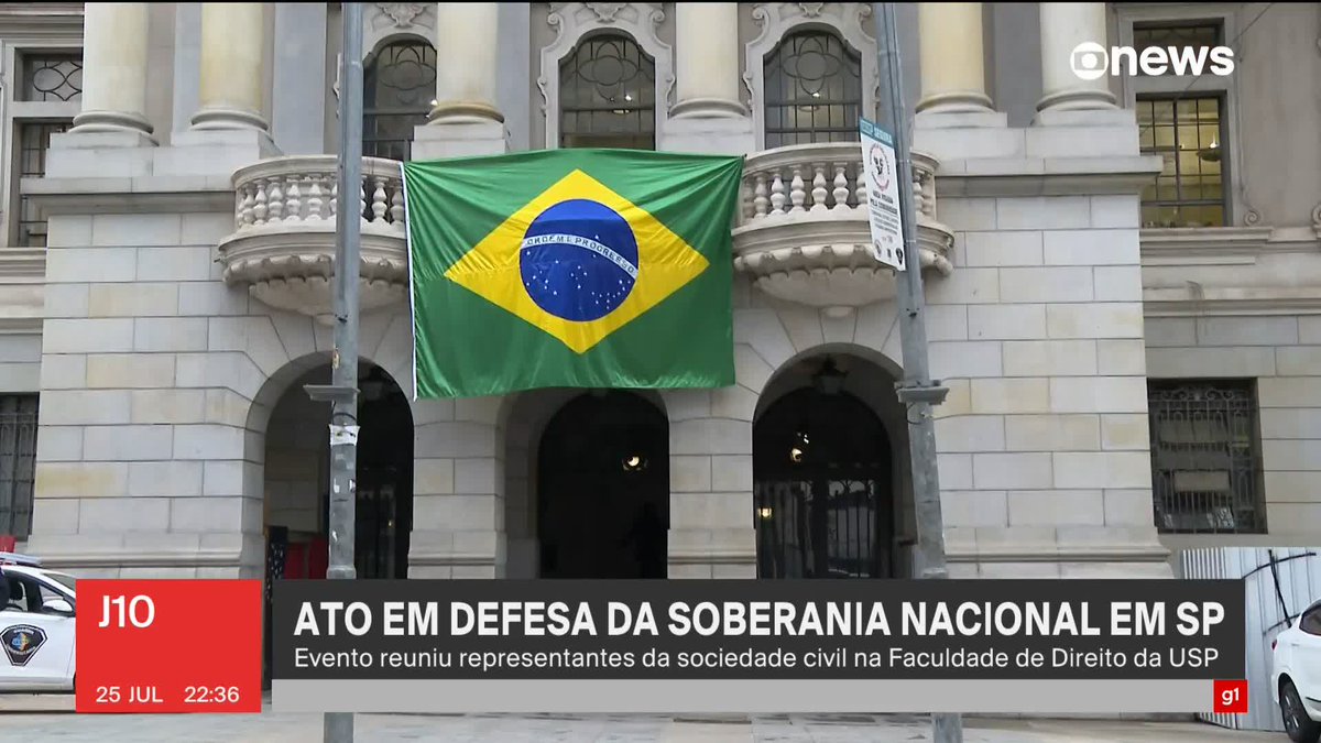 Ato em defesa da soberania nacional em São Paulo reuniu representantes da sociedade civil na Faculdade de Direito da USP. ➡️Assista ao #J10 na #GloboNews: