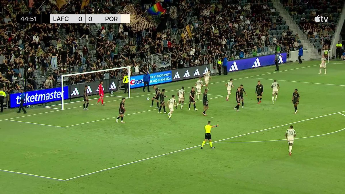 A perfectly placed header from Cristhian Paredes gives Portland Timbers the lead just before the break! 📺 #MLSSeasonPass: