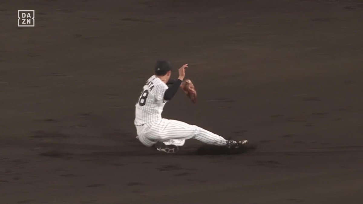 ショートの魅せ場 逆シングルからの大遠投 小幡竜平 華麗に決める ⚾プロ野球 (2025/7/26) 🆚阪神×DeNA 📱Live on DAZN #オレをみろ #阪神タイガース