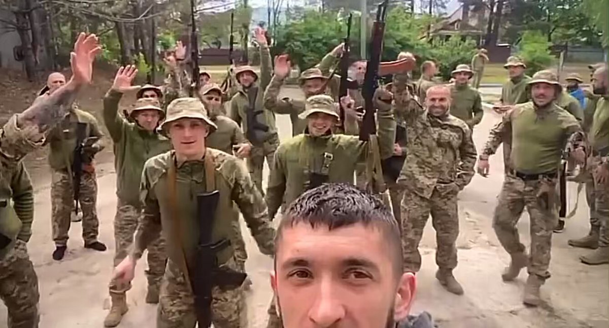 Ukrainian soldiers still fighting for their freedom. Don’t forget to wish them safety &amp; victory 🙏