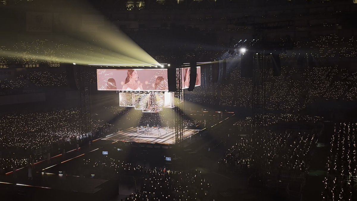 TWICE SEALING THE HONMOON IN EVERY COUNTRY WITH ONE SPARK