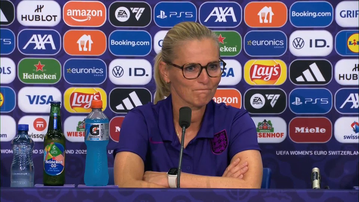 "Everyone came through" Sarina Wiegman says all 23 players trained today and should be fit to face Spain tomorrow in the Euros final 🏴 {Credit: UEFA}