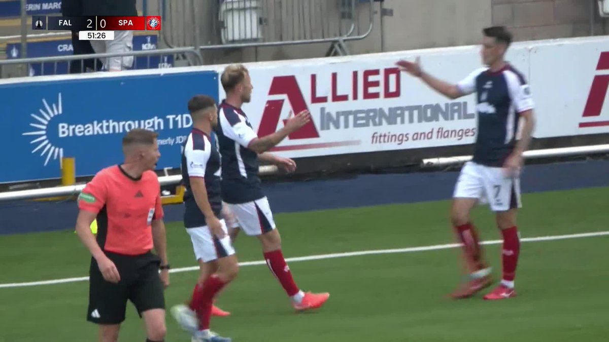 A lovely team move by Falkirk FC! 🙌 Scott Arfield makes no mistake with the finish 🔵 #PremierSportsCup | SPFL