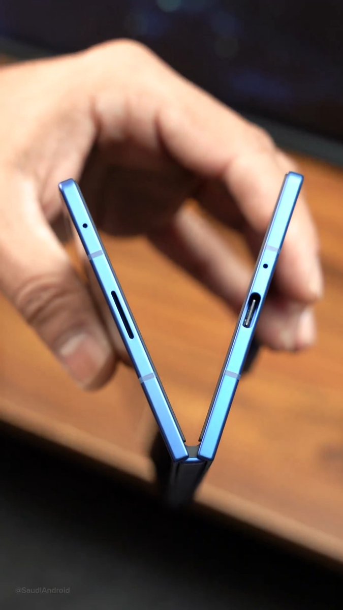 فتح صندوق جالكسي فولد 7📱💙 #GalaxyZFold7