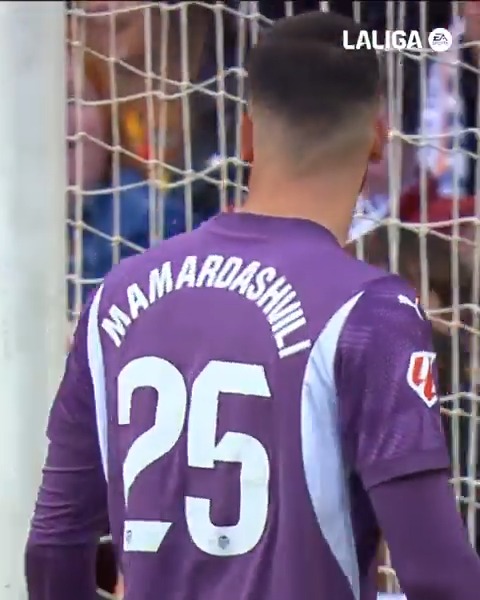 4⃣ temporadas defendiendo la portería del Valencia CF dan para mucho. 🧤🧡 ¿Cuál es tu mejor recuerdo de Mamardashvili en #LALIGAEASPORTS? #LALIGAHighlights