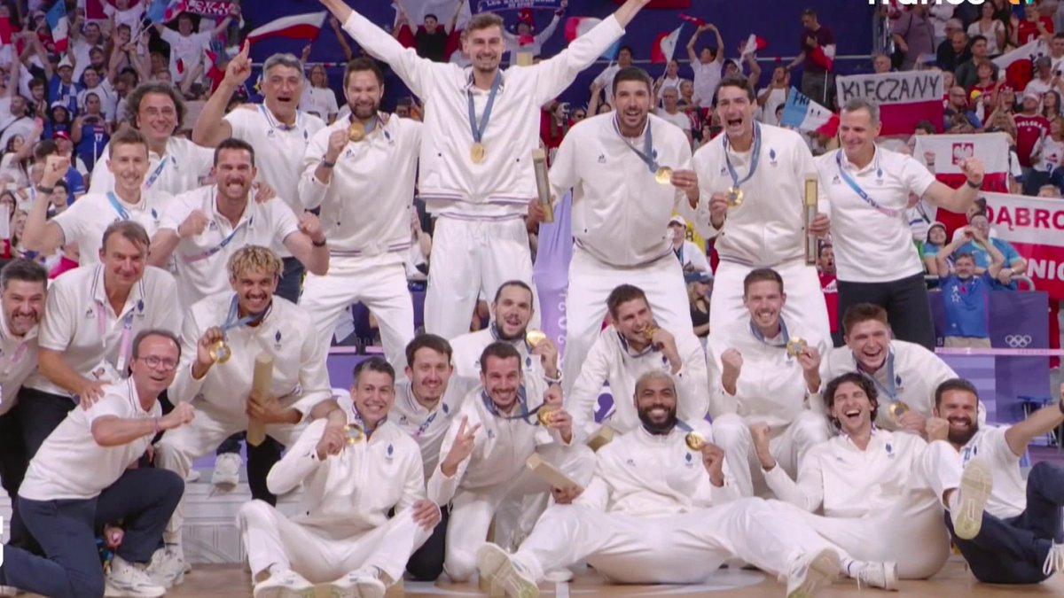 🥹 #TLS | On revit les 16 titres olympiques français en images 🎙️ Dans les conditions du direct avec nos journalistes, retrouvez les 1️⃣6️⃣🥇 de l'équipe de France olympique de Paris 2024. ▶️ L'émission en replay :
