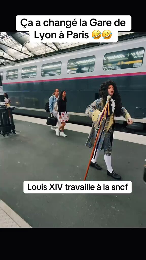 🔴🇫🇷🤴🏻 INSOLITE | La France de 2025 rencontre la France éternelle sur un Quai de gare.