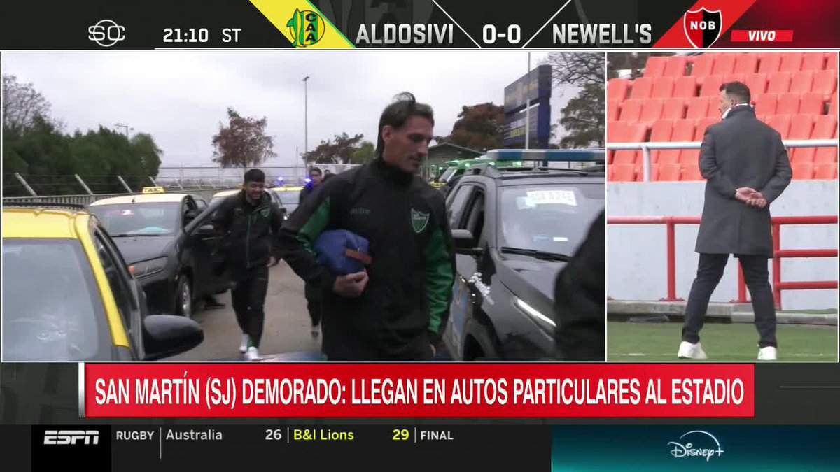 Estoy llorando, el plantel de San Martin de SJ llegó a la cancha de Rosario Central en TAXIS.