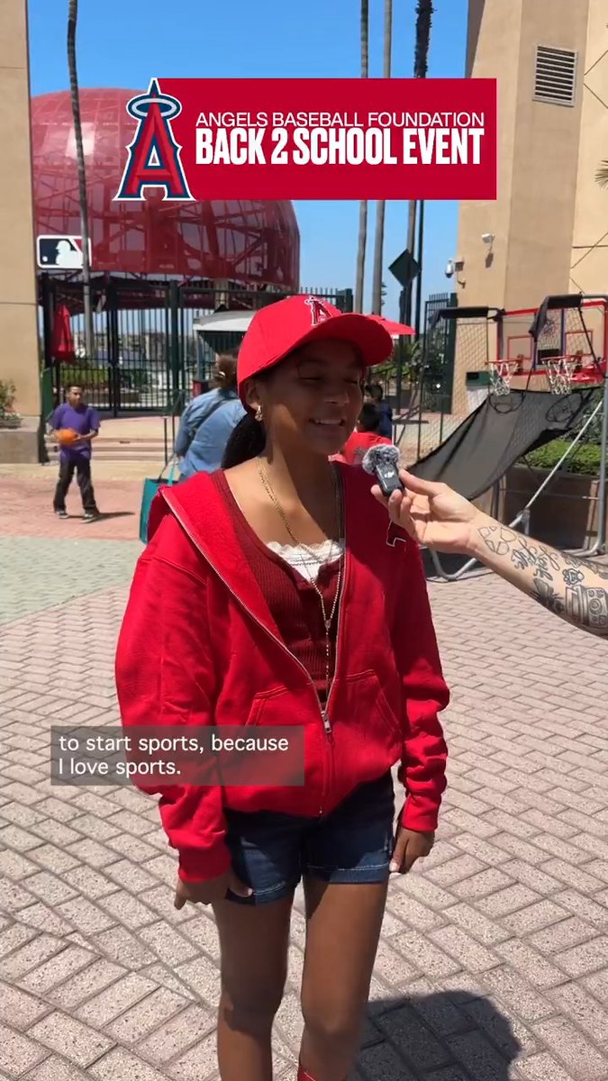 Earlier this week, the Angels Baseball Foundation helped 800 students get ready for school at their Back 2 School Event! 🎒 Kids received Angels clothing items, supplies, shoes, backpacks, and snacks. Thanks to SDCCU, Pechanga Community, &amp; Melissa's Produce for their support of this event!