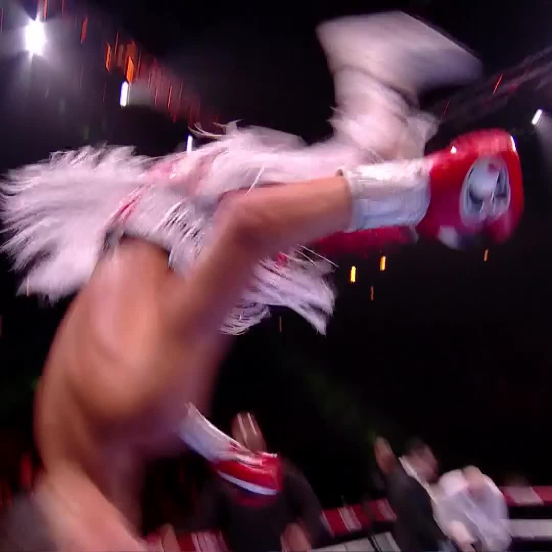 We get a Tony Curtis back-flip after the final bell 👀 #GarnerBellotti | July 26 | Live on DAZN