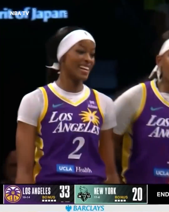 Rickea was balling in the first quarter against the Liberty‼️ 🏀 17 PTS 🏀 6-7 FG 🏀 3-4 3-PT FG 🏀 Buzzer-beater to end the quarter