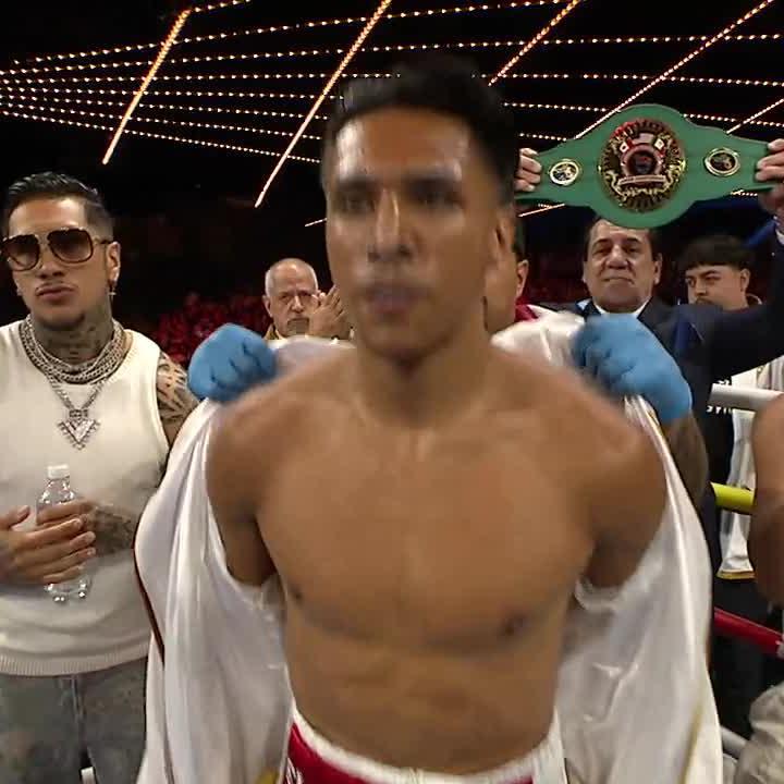 The NYC debut has come 💫 @EmilianoFVargas is live on @ESPN.
