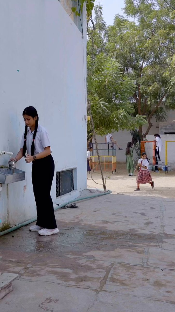 मैं भी गांव से पढ़ा हूं, एक ही हैडपंप पर सभी बच्चे पानी पीते थे। इस प्रकार का वीडियो बनाने वालों के खिलाफ सरकार सख्त कारवाई करें अन्यथा स्वतंत्रता के अभिव्यक्ति के नाम पर सामान्य वर्ग भी ऐसे वीडियो बनाएगा तो कानून और भावना आहत होने का हवाला मत देना।