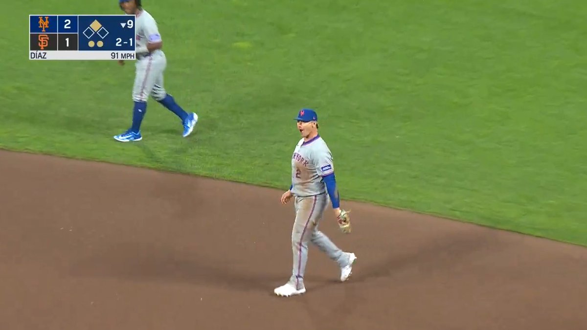 Pete Alonso GETS UP to make a game-saving grab to win it for the New York Mets 😤