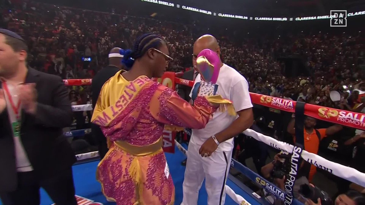 Claressa Shields walks out with rapper Rick Ross live on DAZN 😤🎶