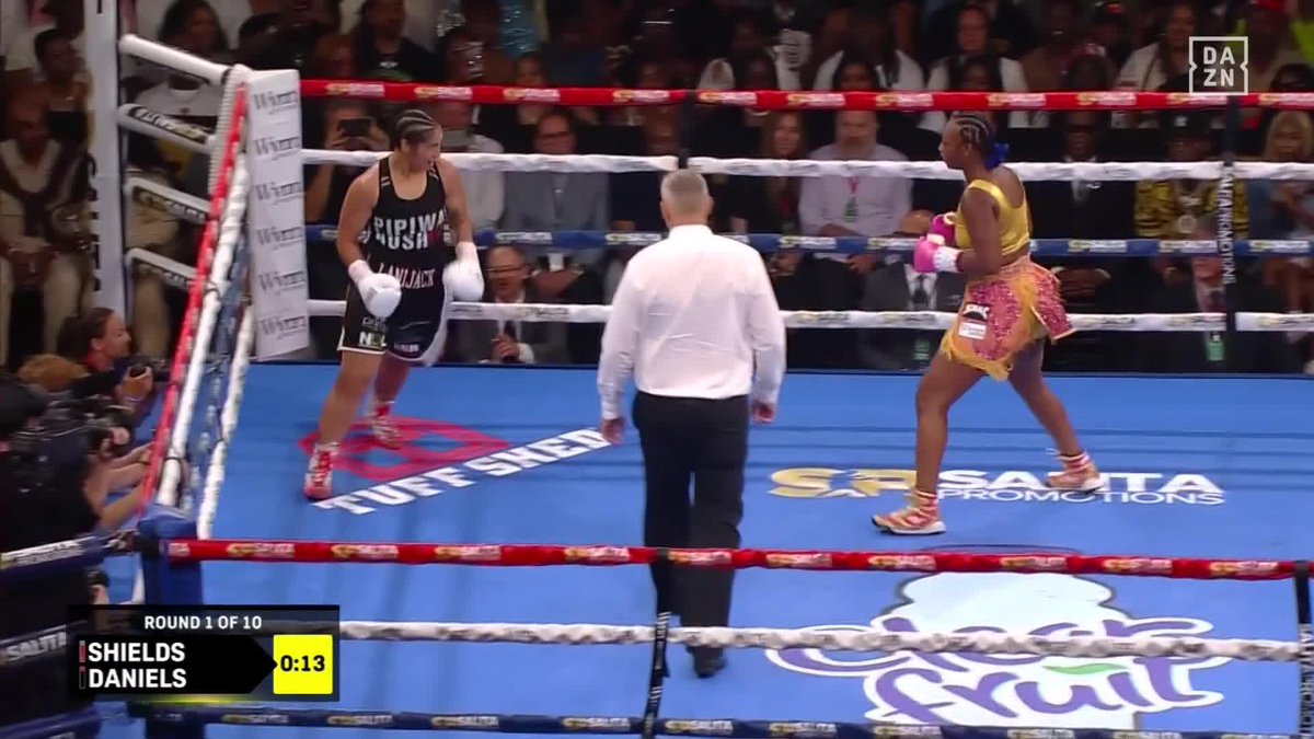 Lani Daniels keeping Claressa at bay in round 1 😅 #ShieldsDaniels | Live NOW on DAZN