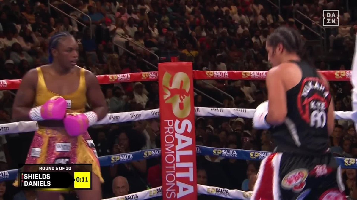 Claressa TURNING up the heat in round 5 🌡️ #ShieldsDaniels | Live NOW on DAZN