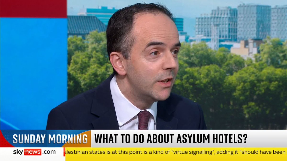 "This is a big problem to crack, and it will not happen overnight” Treasury Minister James Murray doesn’t support calls to deploy the Royal Navy to stop small boat Channel crossings. #TrevorPhillips 📺 Sky 501