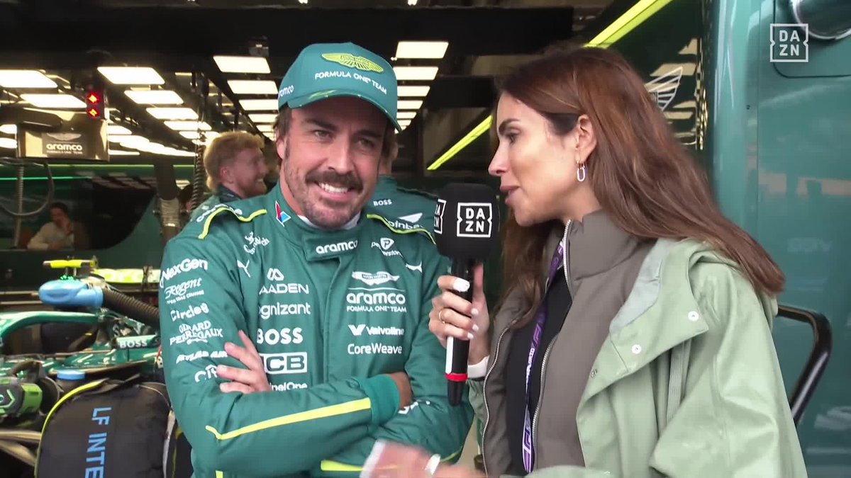 Estoy llorando con Alonso, está desquiciado. ¿Como que “todo Cristo”? Está a dos pasos de meterse en un manicomio mientras grita ‘33’ en bucle.