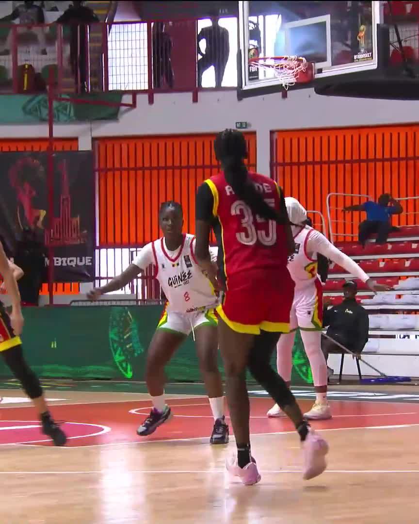 🇺🇬 Paige finds Jane for the threeee! 🔥 Gazelles Basketball x #AfroBasketWomen #LeadWithLegacy