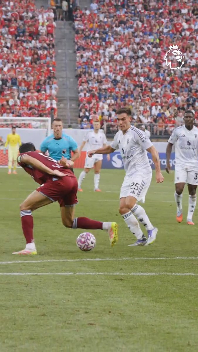A double sprinkle of nutmeg from Manuel Ugarte 🆚 West Ham 🥜 🎥 Premier League USA