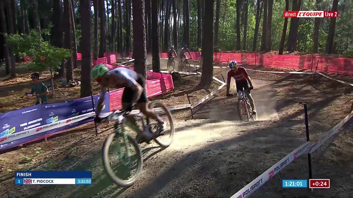 Tom Pidcock devient champion d'Europe de VTT cross-country pour la deuxième fois de sa carrière ! Les Britanniques font même un doublé puisque Charlie Aldridge prend la médaille d'argent, devant Simon Andreassen. #lequipeVELO