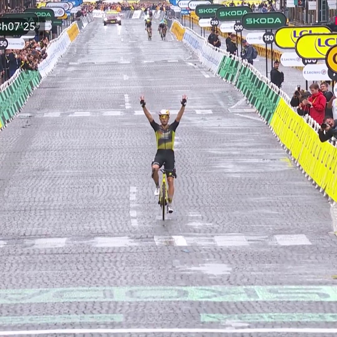 L'exploit magnifique de Wout van Aert : il s'impose sur la plus belle avenue du monde et s'offre la 21e étape après avoir déposé Pogacar à Montmartre ! #TDF2025 #LesRP